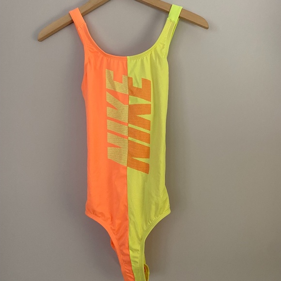 BNWT Nike Orange and Yellow One-Piece Swimsuit W/ Cross Back Size Extra Large - Picture 2 of 10
